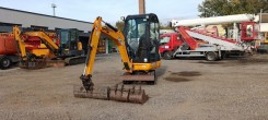 JCB 8018 - 3 db kanállal